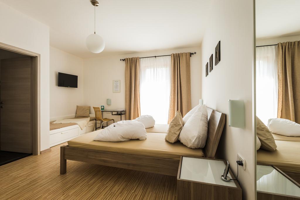 莫比斯希安西 朱莉娅-豪斯伊丽莎白-韦恩霍夫朗瓦尔纳旅馆酒店 外观 照片